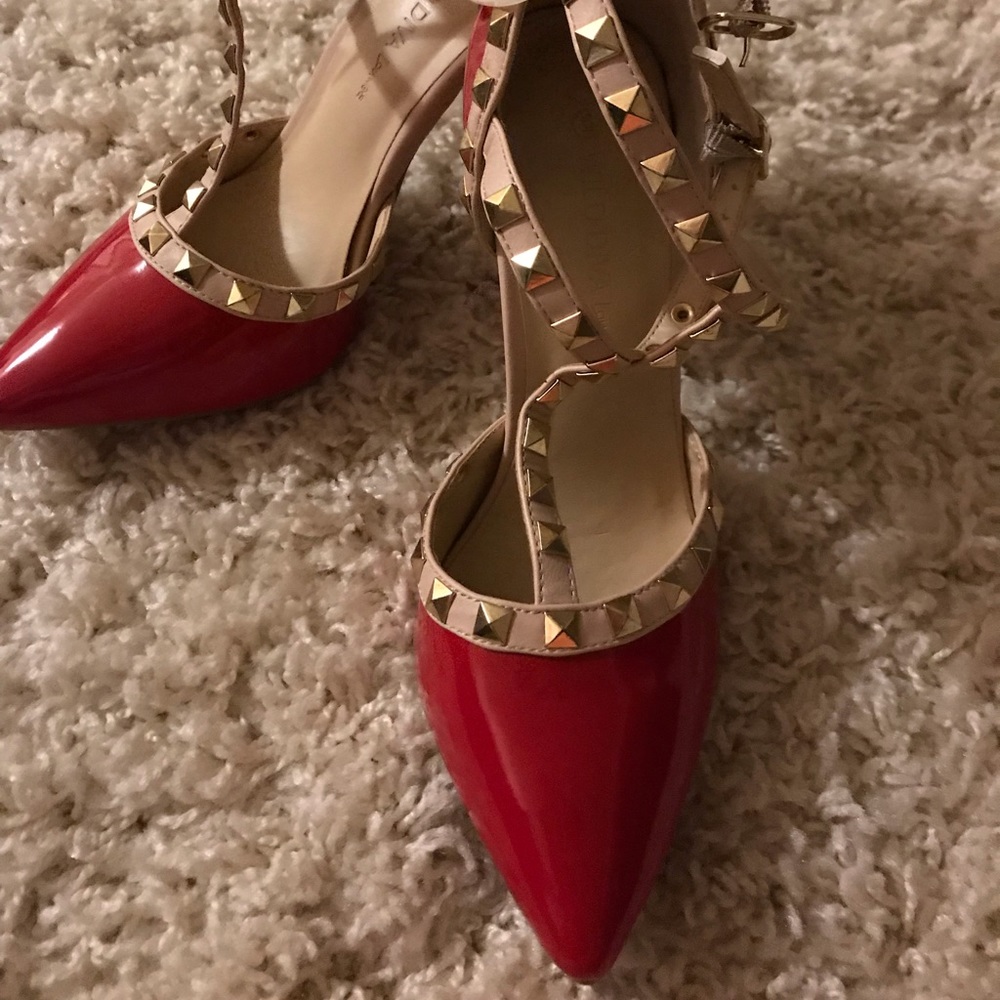 Shoes - Picture 2 of 6